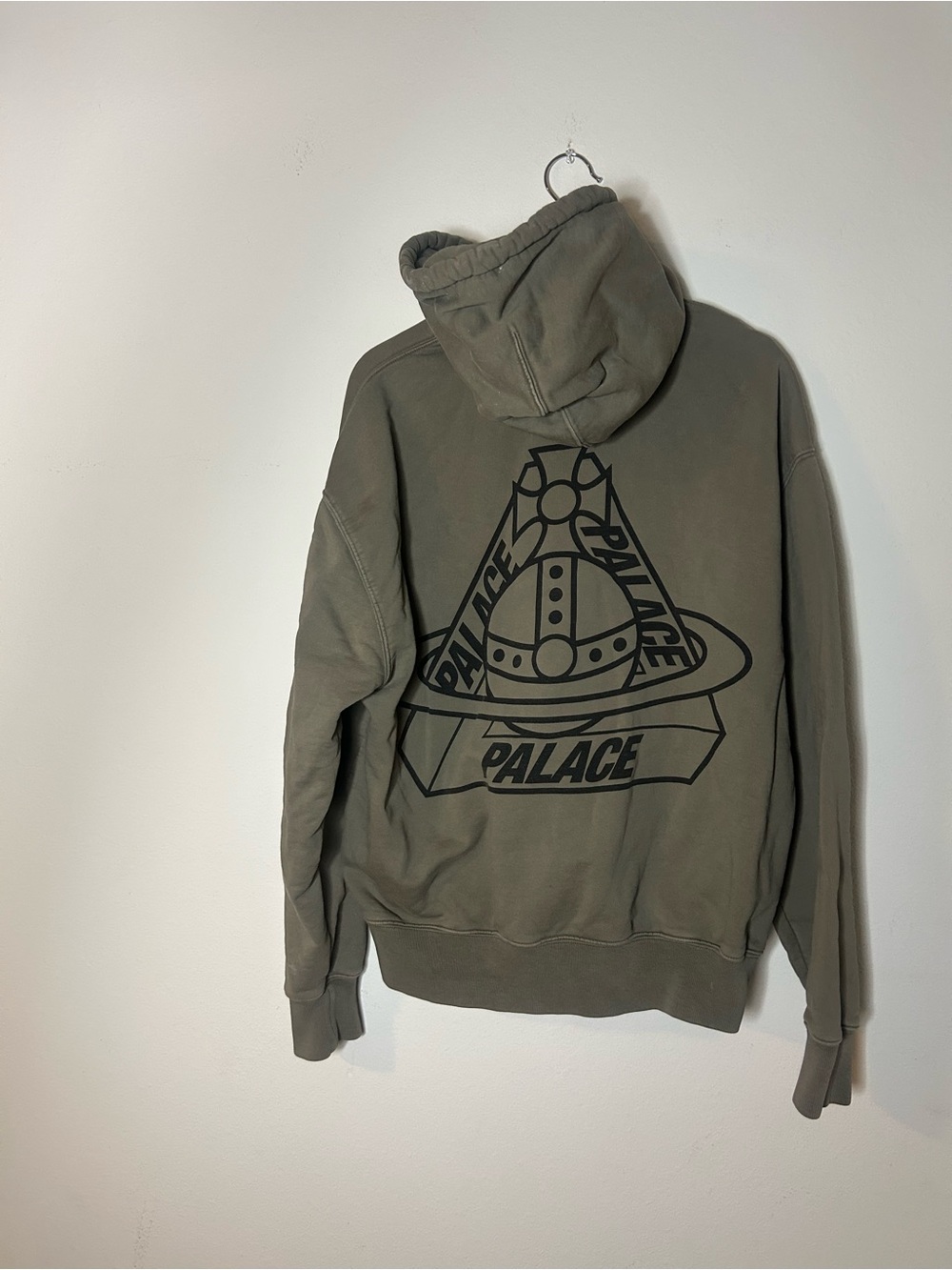 Palace x Vivienne Westwood Orb Hoodie Olive Size S FW24 P26VWHD006 Authentic